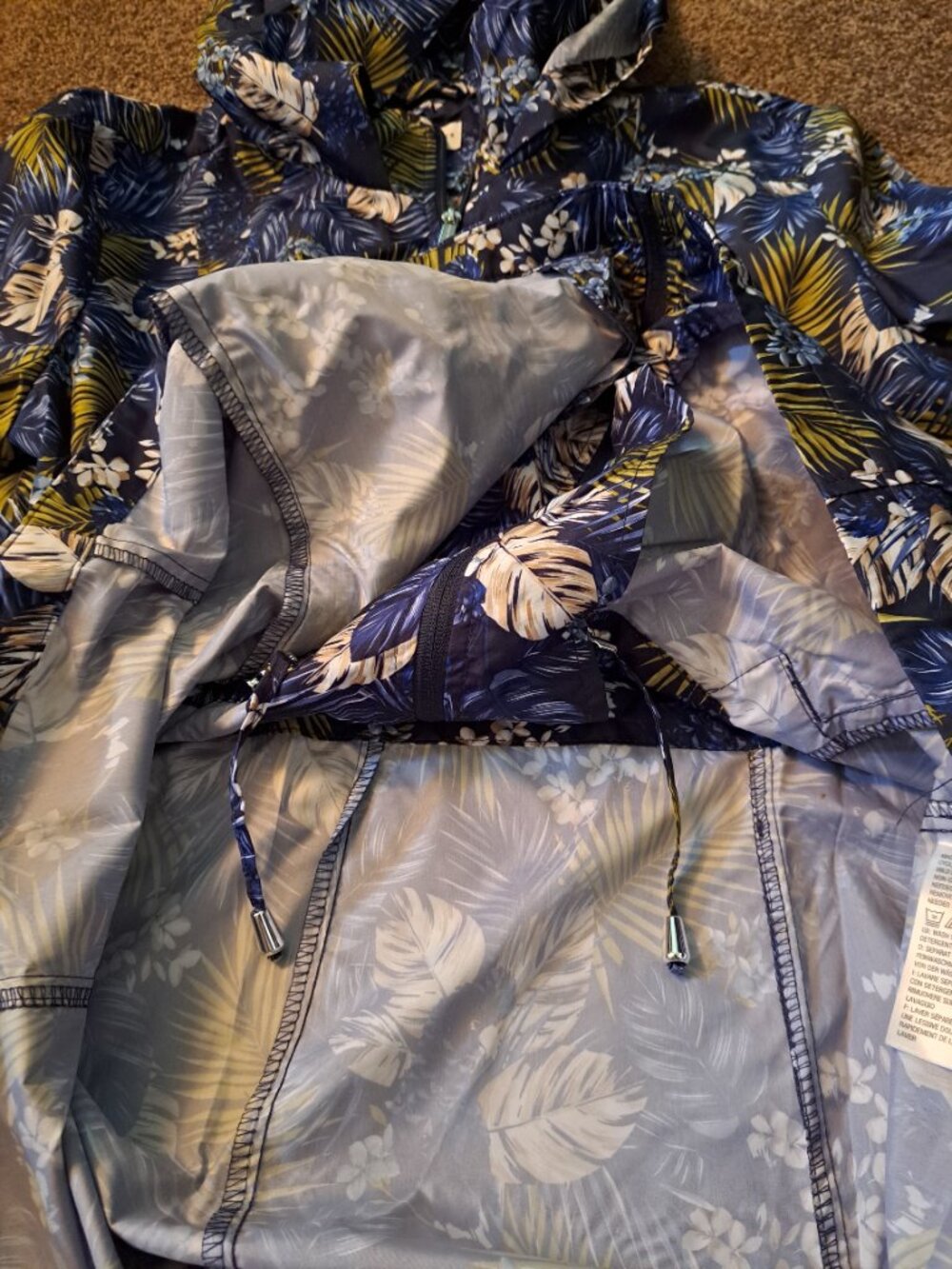 Susan Graver hooded foldable rain jacket with tropical floral&palm leaf print - Picture 7 of 11